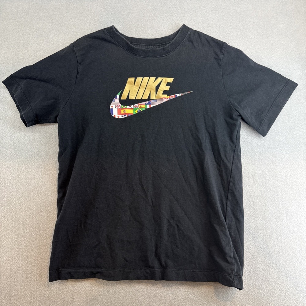 Nike Nations Swoosh Tee size Large